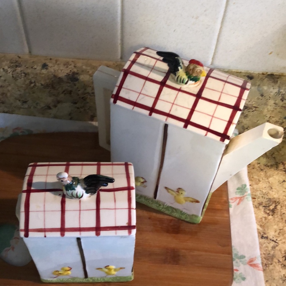 Vintage Ceramic Kitchen Containers - Picture 7 of 9